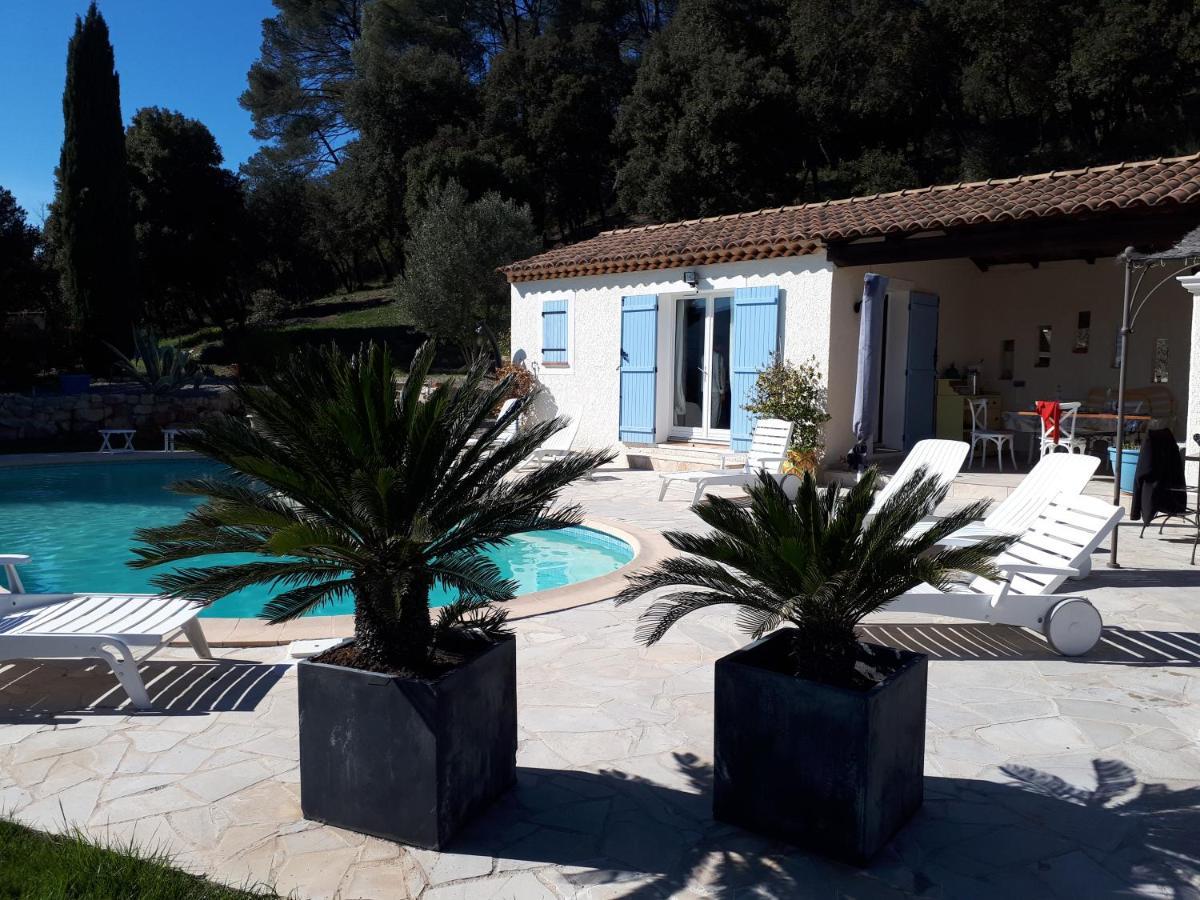 L'Oustaou De L'Estama Bed & Breakfast Rocbaron Bagian luar foto