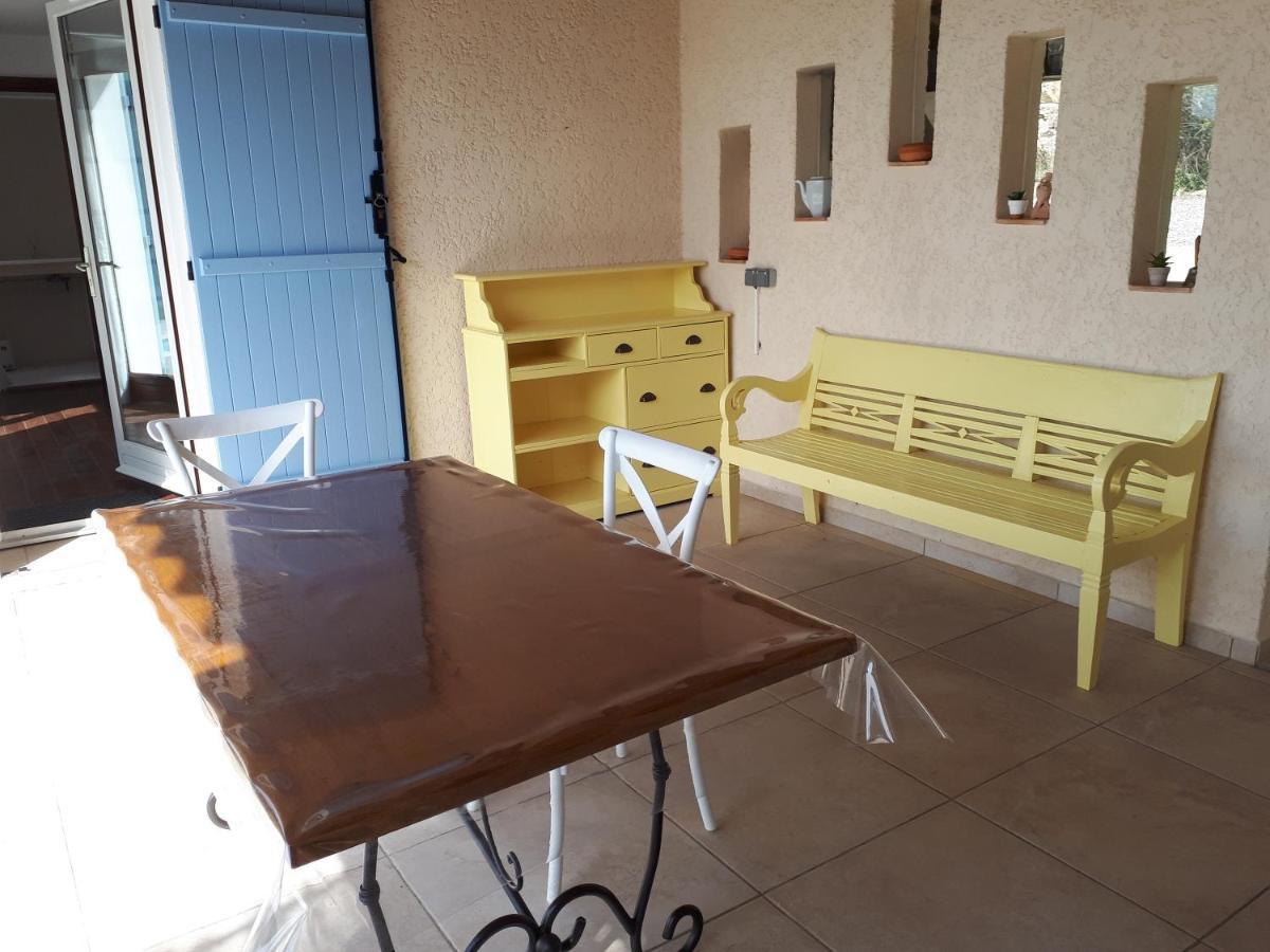 L'Oustaou De L'Estama Bed & Breakfast Rocbaron Bagian luar foto